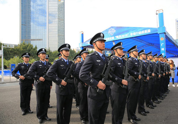Goalkeeper helps the Guangdong Provincial Public Security Department to launch the 