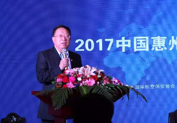 守门神产品亮相2017中国惠州“一带一路”警用装备交流会