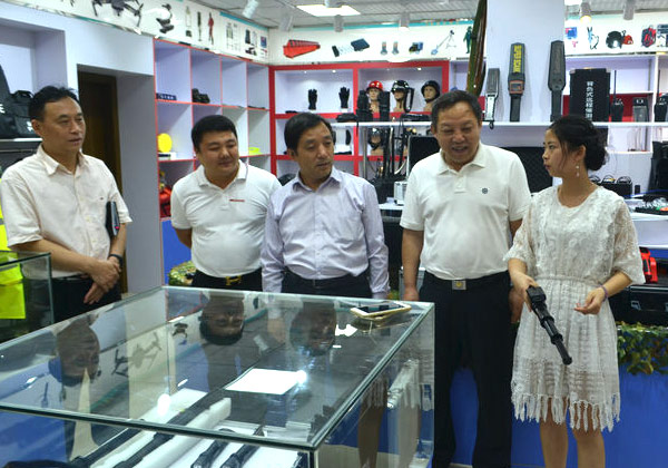 Leaders of the Guangdong Youth Merchants Leadership Growth Forum Organizing Committee came to the guidance of the Shoumenshen Technology Group