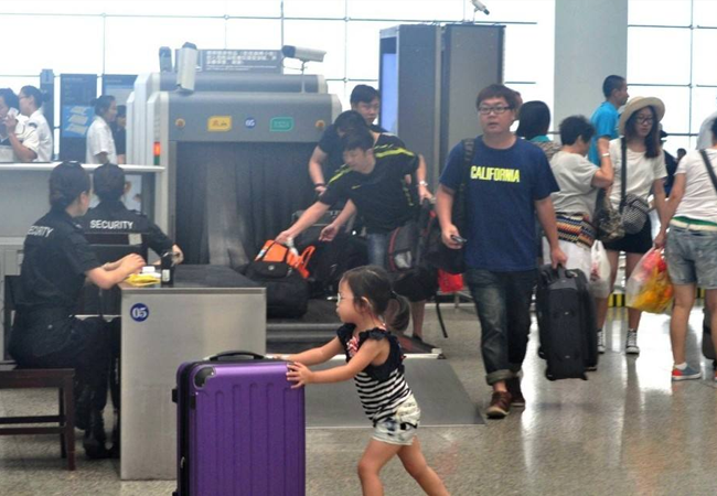 任性的男人不配合安检而闯入车站被拘留