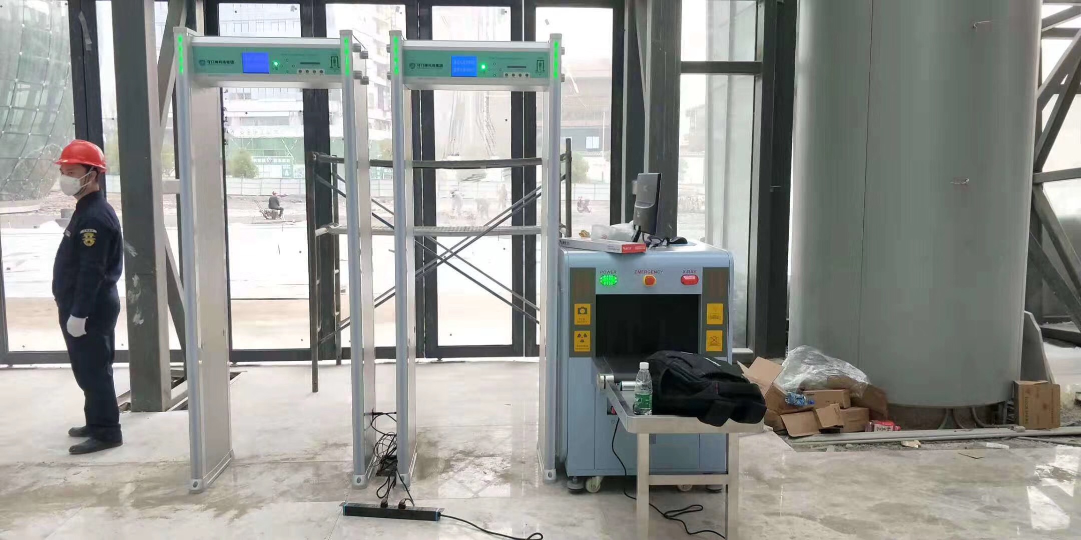 中国南昌VR产业基地采用守门神安检机安检门等安检设备
